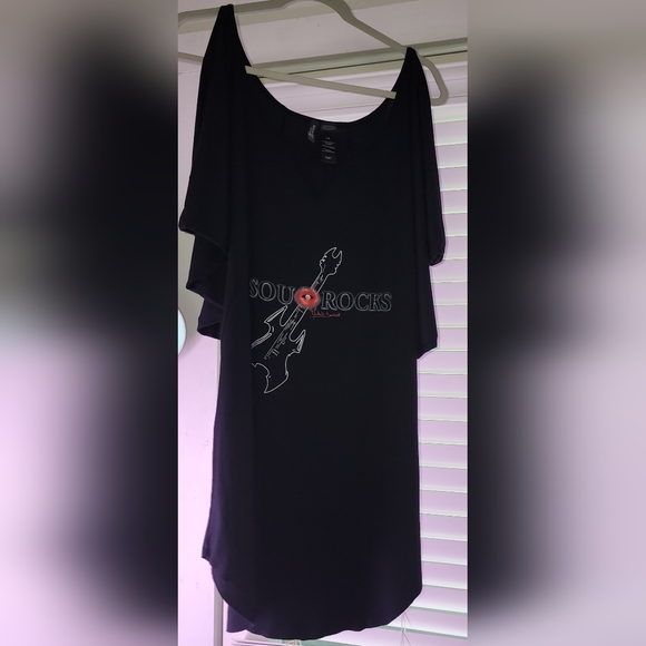 Bisou Bisou Dresses & Skirts - BISOU graphic long shirt or dress
